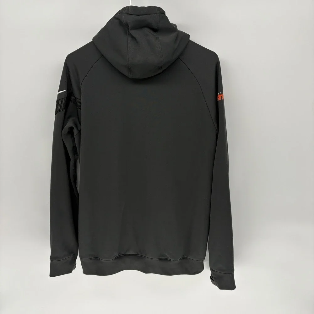 Nike wear size arm